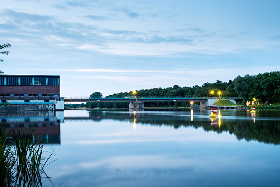 Landesbergen hydropower plant by night